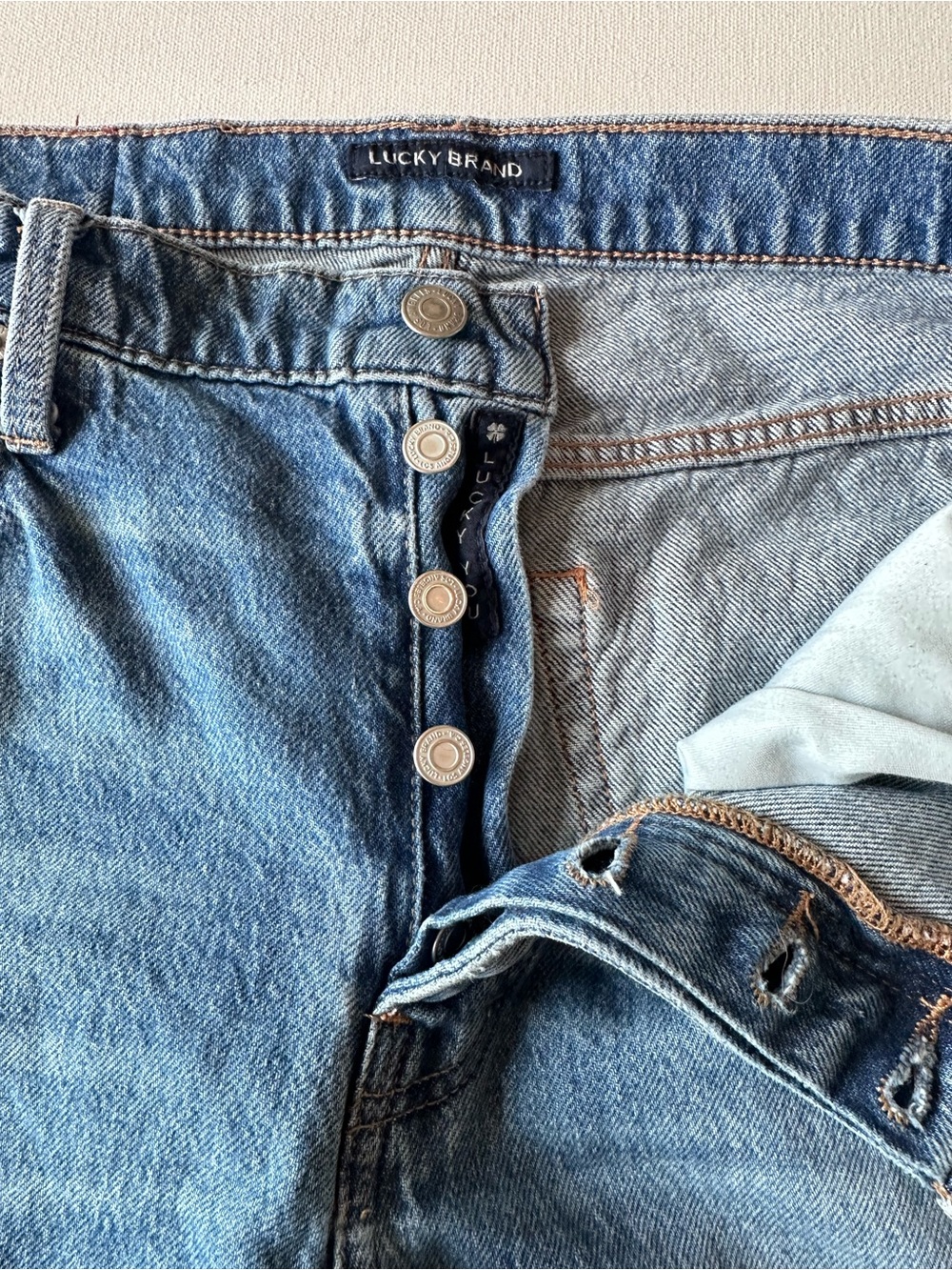 Lucky Brand Drew Mom Jean High Rise Ankle Fit Women's 8/29 Blue Distressed Denim - Picture 4 of 8